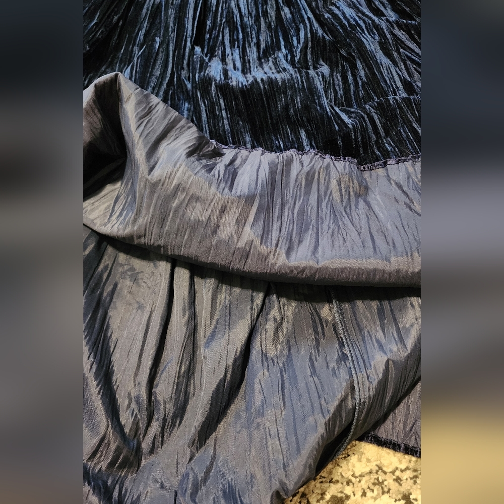 🌻Elegant Blue Velvet Skirt - Picture 4 of 7